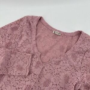 Elegant Lace Blouse in Dusty Pink
